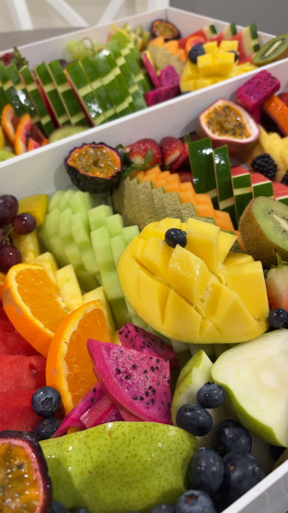 White fruit tray